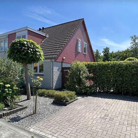 Vakantiehuis Op Villapark Oesterbaai Aan Zee , Met Speeltuin Grenzend Aan De Tuin Вемелдинге Екстериор снимка