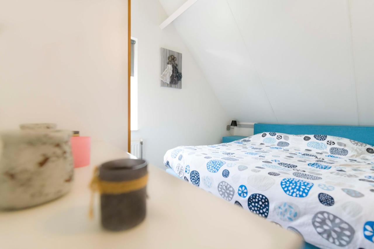 Vakantiehuis Op Villapark Oesterbaai Aan Zee , Met Speeltuin Grenzend Aan De Tuin Вемелдинге Екстериор снимка