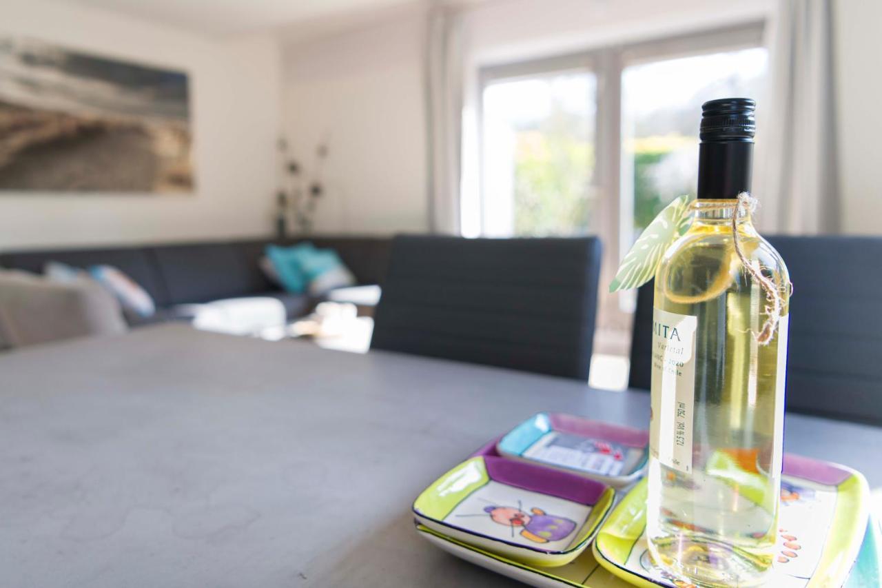 Vakantiehuis Op Villapark Oesterbaai Aan Zee , Met Speeltuin Grenzend Aan De Tuin Вемелдинге Екстериор снимка
