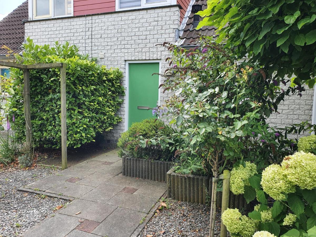 Vakantiehuis Op Villapark Oesterbaai Aan Zee , Met Speeltuin Grenzend Aan De Tuin Вемелдинге Екстериор снимка