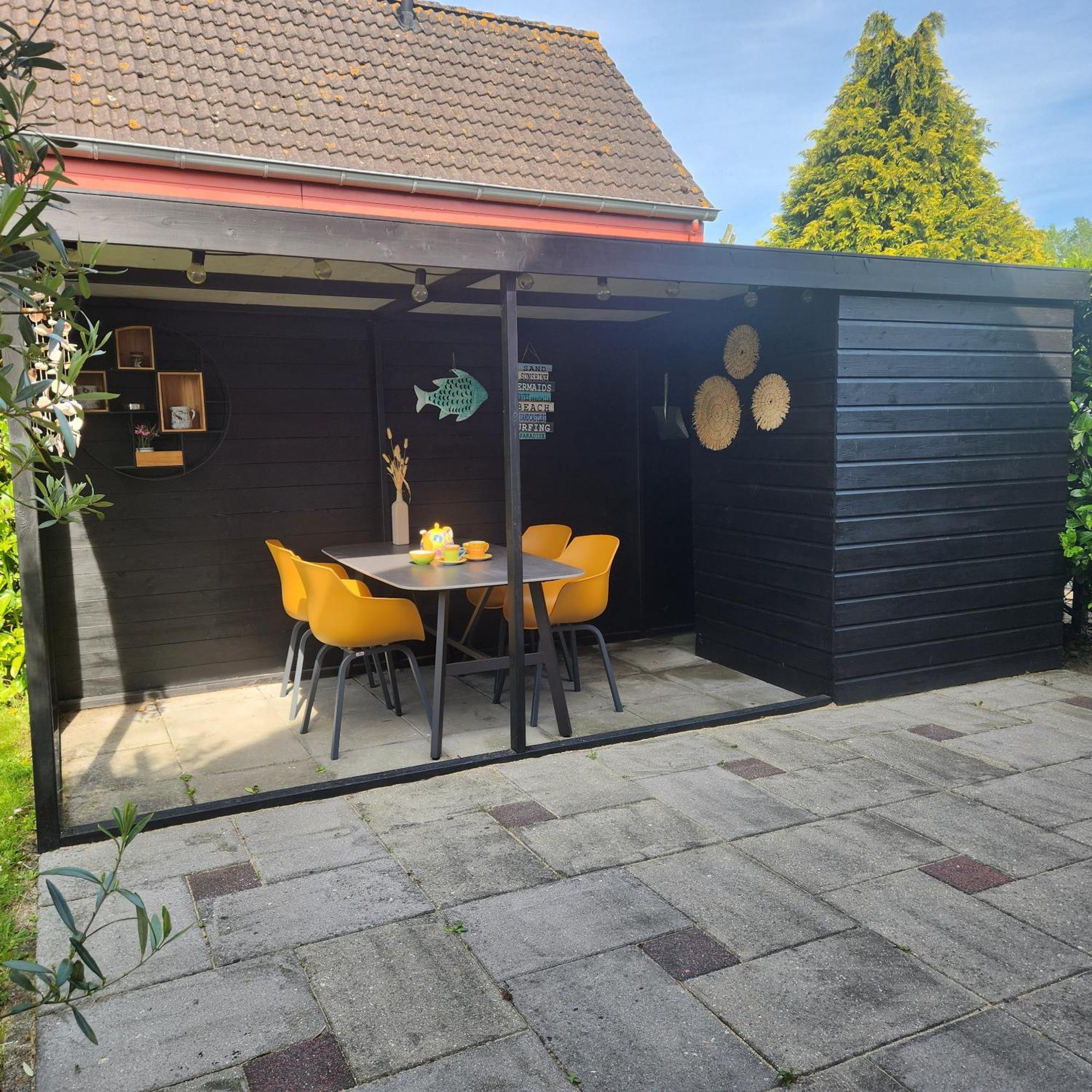 Vakantiehuis Op Villapark Oesterbaai Aan Zee , Met Speeltuin Grenzend Aan De Tuin Вемелдинге Екстериор снимка